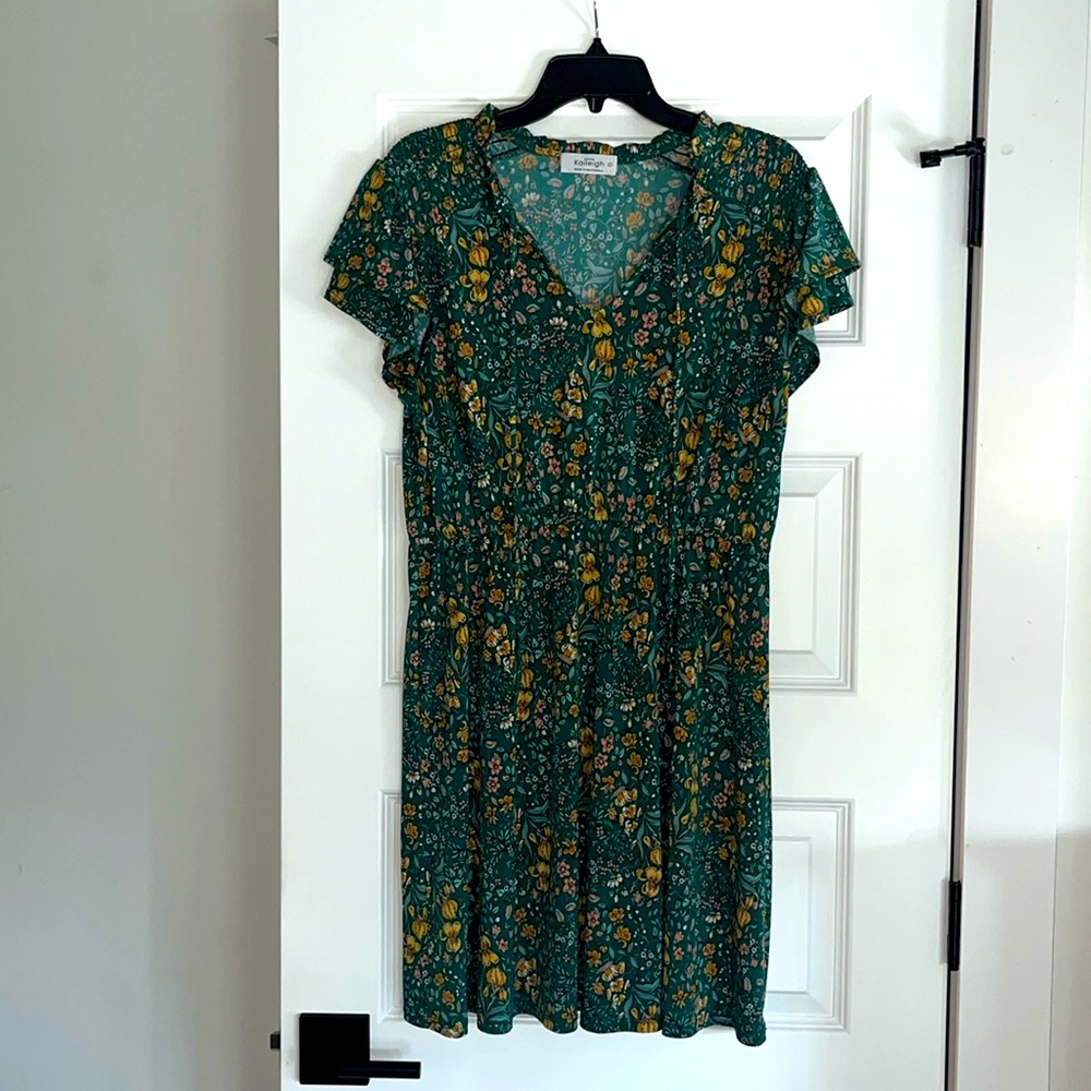 Kaleigh Dress - Very comfortable & light.  Great for lunch w/ friends or work!